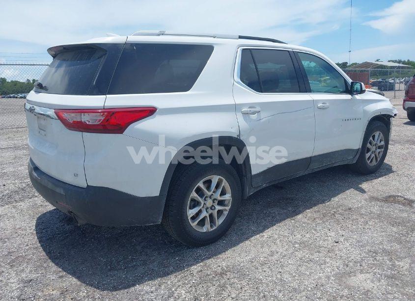 Photo 4 of 2018 Chevrolet Traverse 1LT (VIN 1GNERGKW0JJ185871)