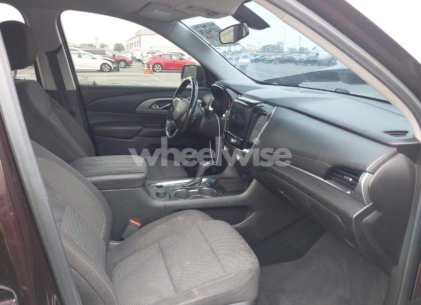 Photo 5 of 2018 Chevrolet Traverse 1LT (VIN 1GNERGKW0JJ263209)