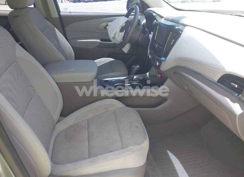 Photo 5 of 2019 Chevrolet Traverse 1LT (VIN 1GNERGKW0KJ123288)