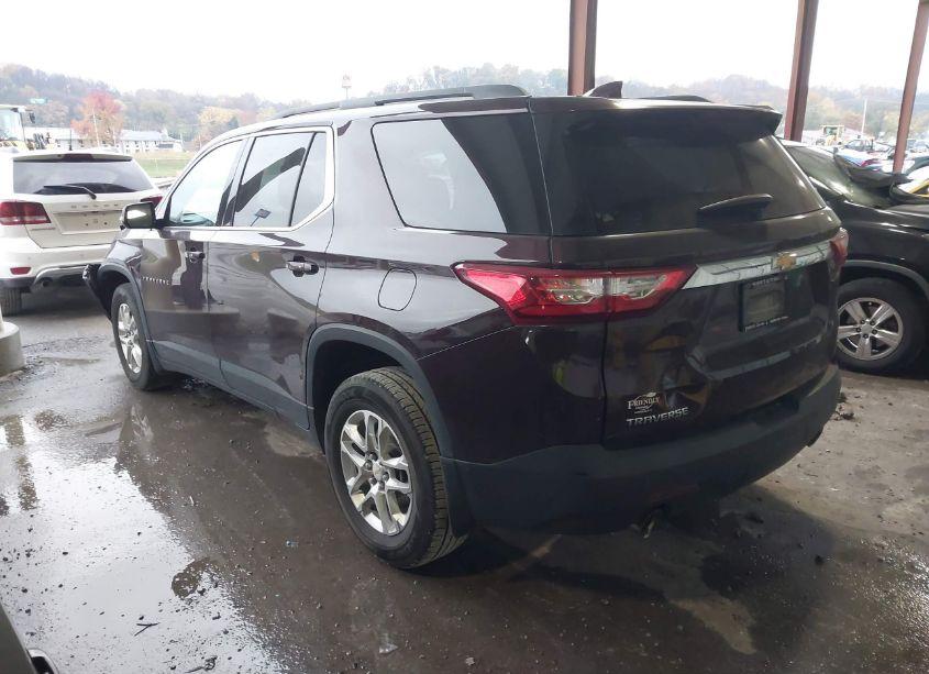 Photo 3 of 2019 Chevrolet Traverse 1LT (VIN 1GNERGKW0KJ187346)