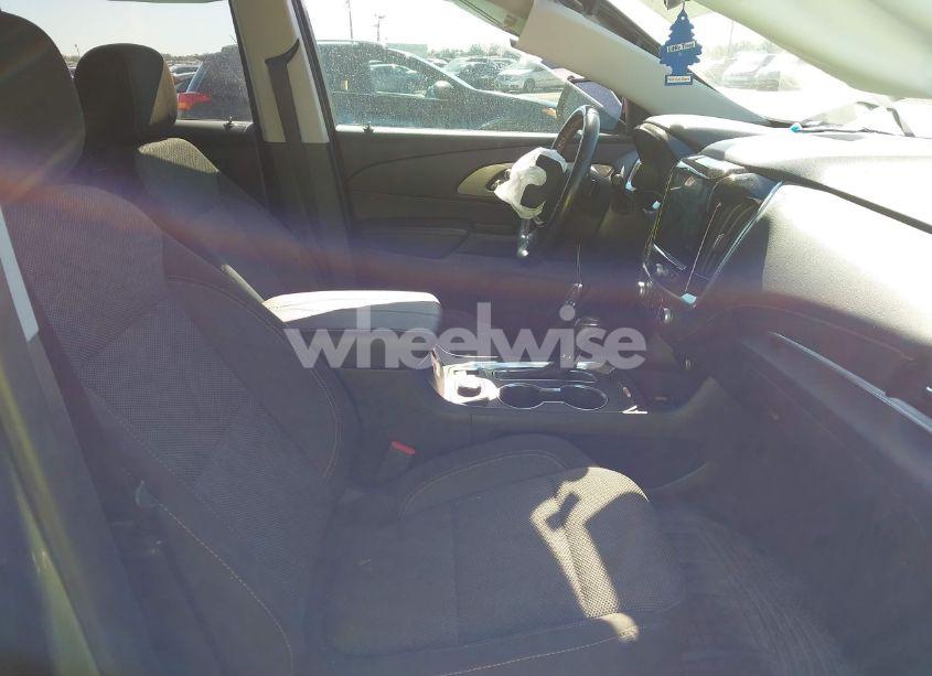 Photo 5 of 2019 Chevrolet Traverse 1LT (VIN 1GNERGKW0KJ236514)