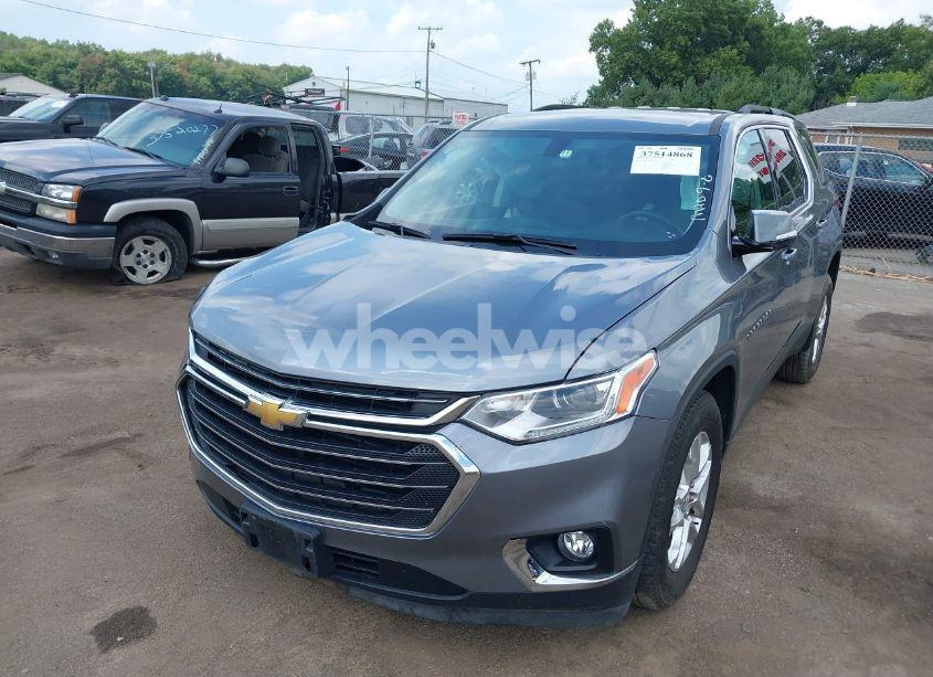 Photo 2 of 2019 Chevrolet Traverse 1LT (VIN 1GNERGKW0KJ247982)