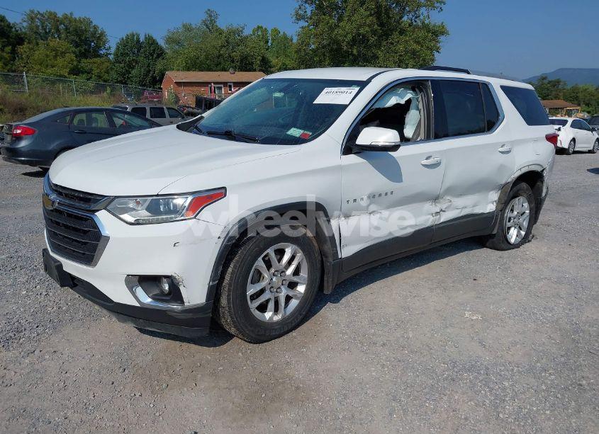 Photo 2 of 2018 Chevrolet Traverse 1LT (VIN 1GNERGKW1JJ100732)