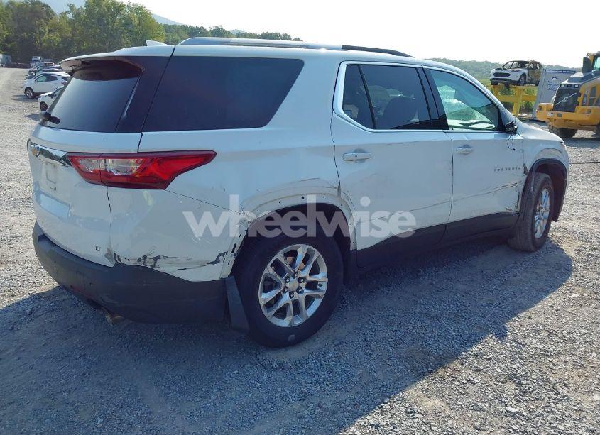 Photo 4 of 2018 Chevrolet Traverse 1LT (VIN 1GNERGKW1JJ100732)