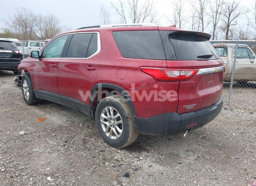 Photo 3 of 2018 Chevrolet Traverse 1LT (VIN 1GNERGKW1JJ195342)
