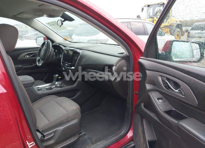 Photo 5 of 2018 Chevrolet Traverse 1LT (VIN 1GNERGKW1JJ195342)