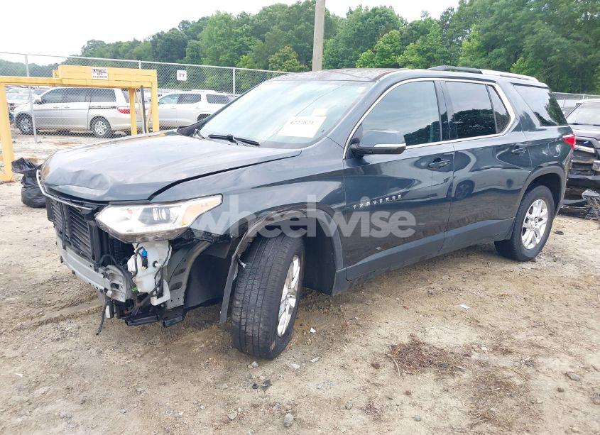 Photo 2 of 2018 Chevrolet Traverse 1LT (VIN 1GNERGKW1JJ211135)