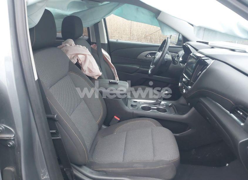 Photo 5 of 2018 Chevrolet Traverse 1LT (VIN 1GNERGKW1JJ271481)