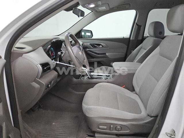 Photo 12 of 2019 CHEVROLET TRAVERSE LT (VIN 1GNERGKW1KJ170118)