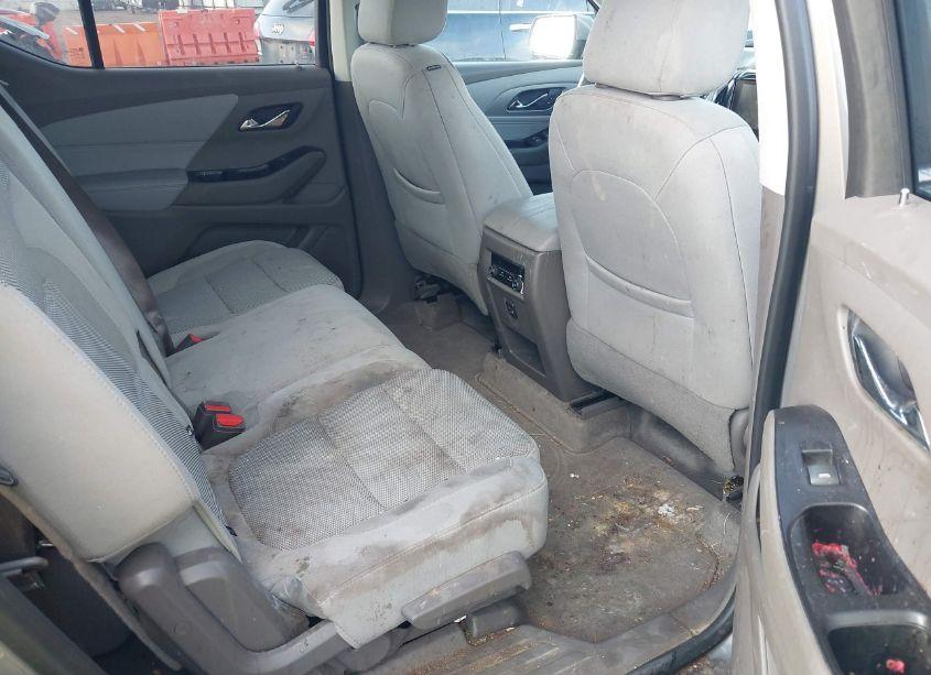 Photo 8 of 2018 Chevrolet Traverse 1LT (VIN 1GNERGKW2JJ198315)