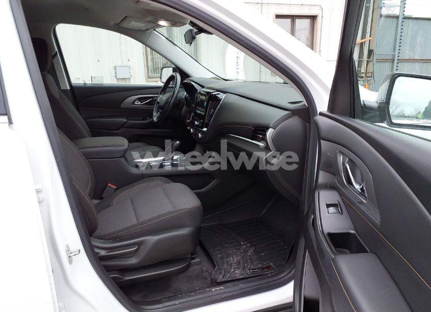 Photo 5 of 2019 Chevrolet Traverse 1LT (VIN 1GNERGKW2KJ158298)