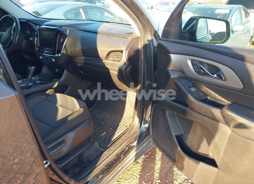 Photo 5 of 2020 Chevrolet Traverse FWD LT CLOTH (VIN 1GNERGKW2LJ292553)