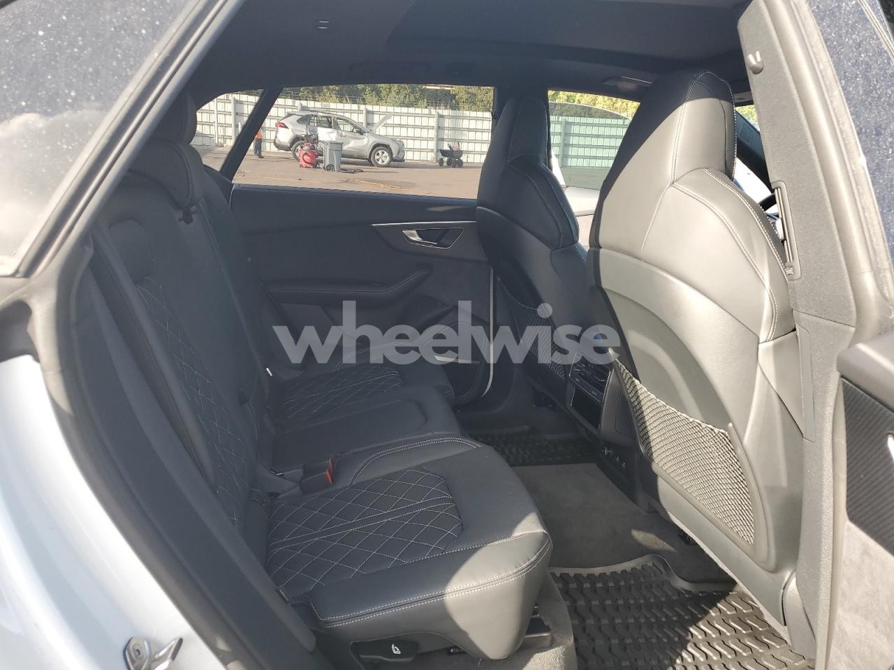 Photo 11 of 2024 AUDI SQ8 PREMIUM PLUS (VIN 1GNERGKW2PJ313620)