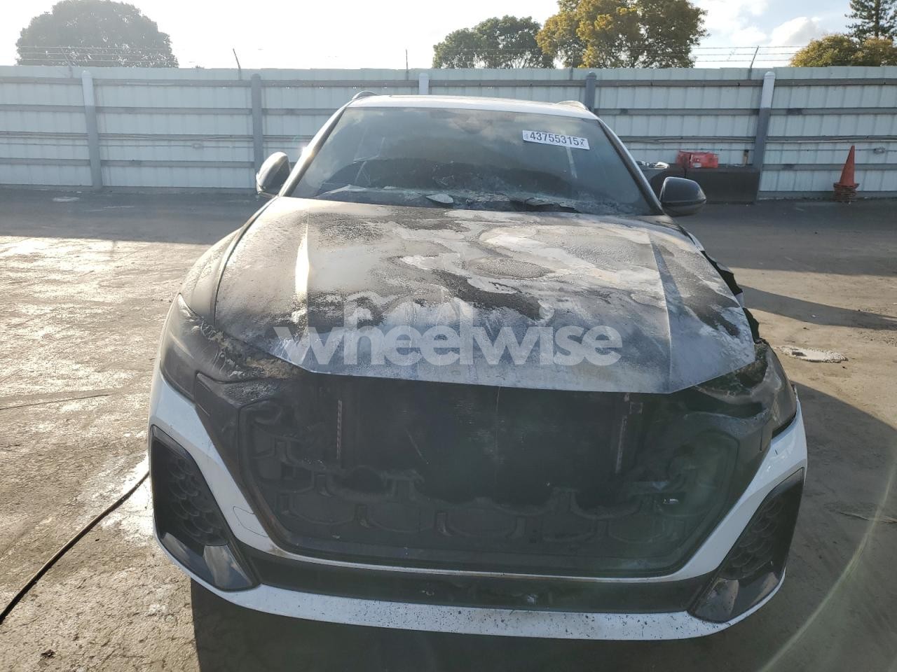 Photo 5 of 2024 AUDI SQ8 PREMIUM PLUS (VIN 1GNERGKW2PJ313620)