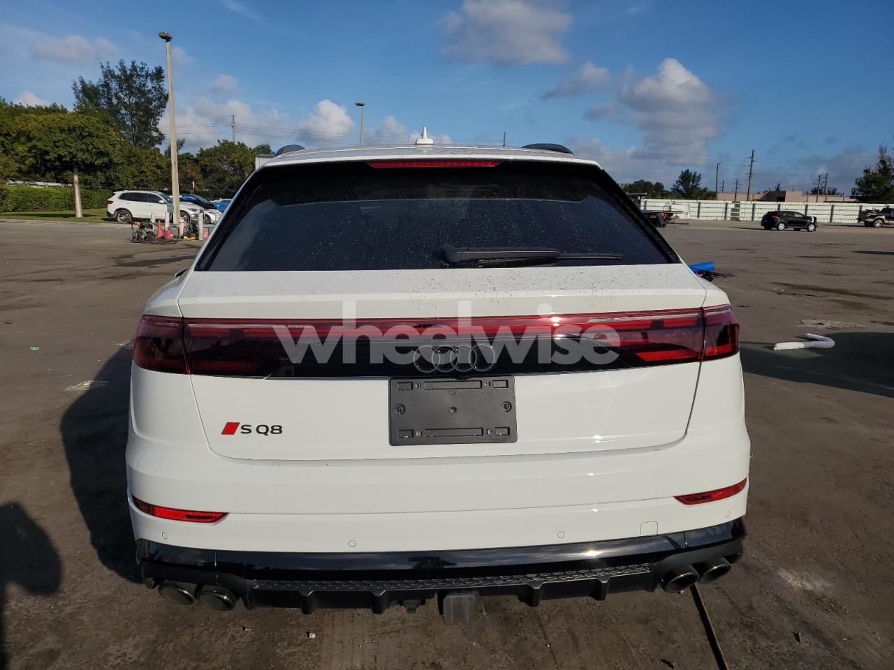 Photo 6 of 2024 AUDI SQ8 PREMIUM PLUS (VIN 1GNERGKW2PJ313620)