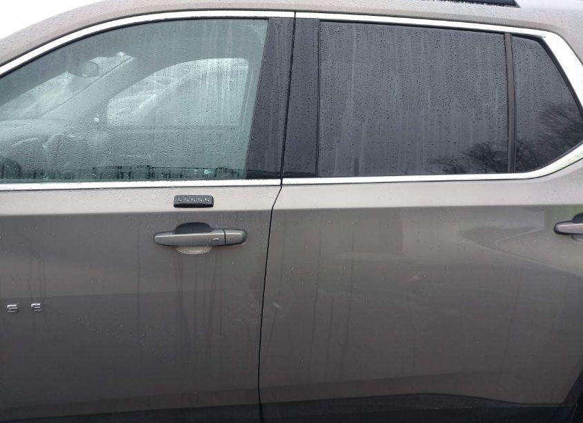 Photo 15 of 2018 Chevrolet Traverse 1LT (VIN 1GNERGKW3JJ112476)