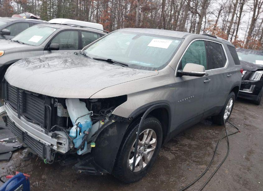 Photo 2 of 2018 Chevrolet Traverse 1LT (VIN 1GNERGKW3JJ112476)