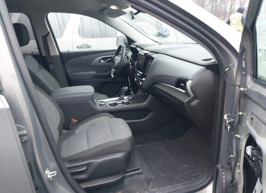 Photo 5 of 2018 Chevrolet Traverse 1LT (VIN 1GNERGKW3JJ112476)