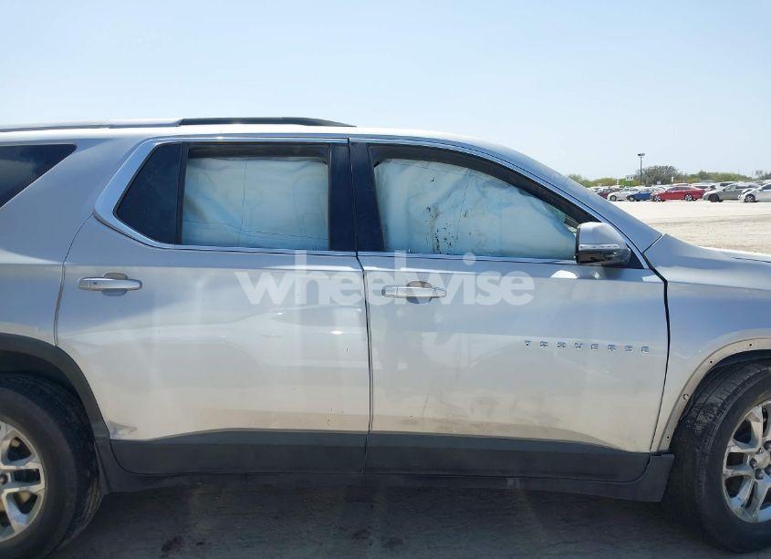 Photo 14 of 2018 Chevrolet Traverse 1LT (VIN 1GNERGKW3JJ173973)