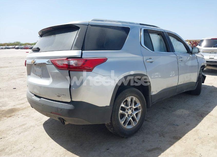 Photo 4 of 2018 Chevrolet Traverse 1LT (VIN 1GNERGKW3JJ173973)