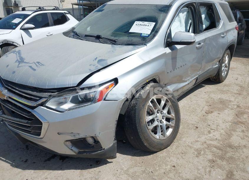 Photo 6 of 2018 Chevrolet Traverse 1LT (VIN 1GNERGKW3JJ173973)