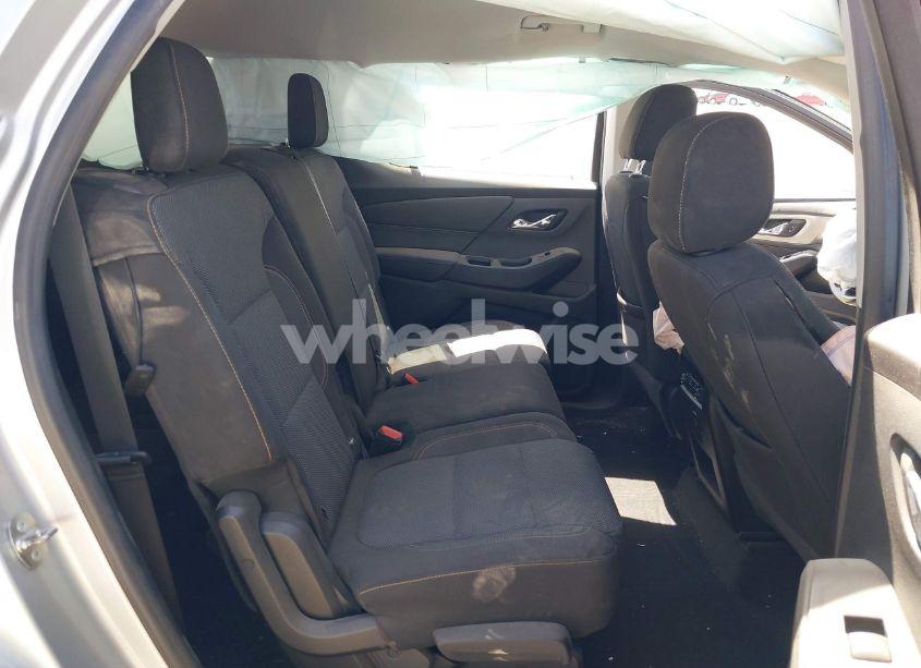 Photo 8 of 2018 Chevrolet Traverse 1LT (VIN 1GNERGKW3JJ173973)