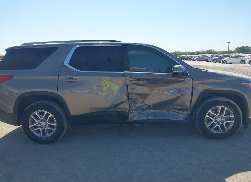 Photo 13 of 2018 Chevrolet Traverse 1LT (VIN 1GNERGKW3JJ174797)