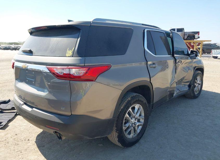 Photo 4 of 2018 Chevrolet Traverse 1LT (VIN 1GNERGKW3JJ174797)