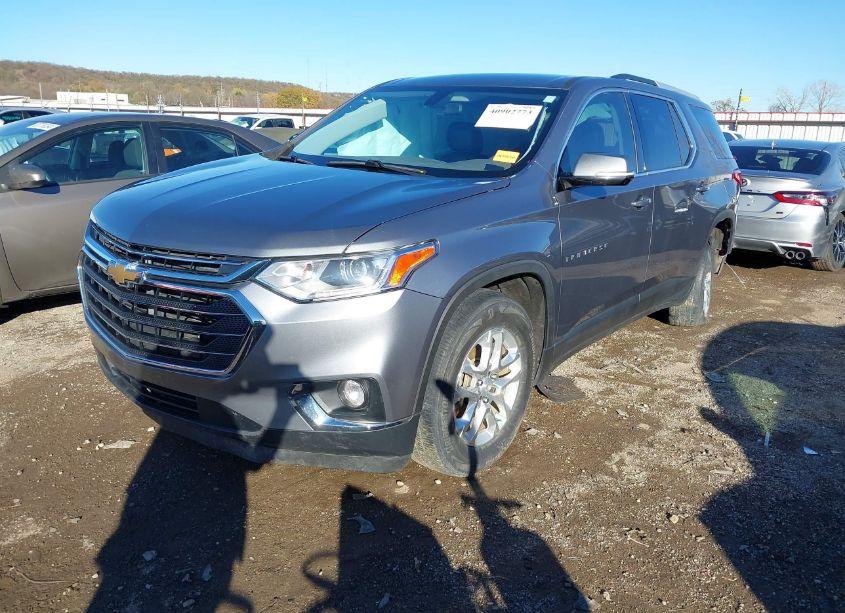 Photo 2 of 2018 Chevrolet Traverse 1LT (VIN 1GNERGKW3JJ252219)