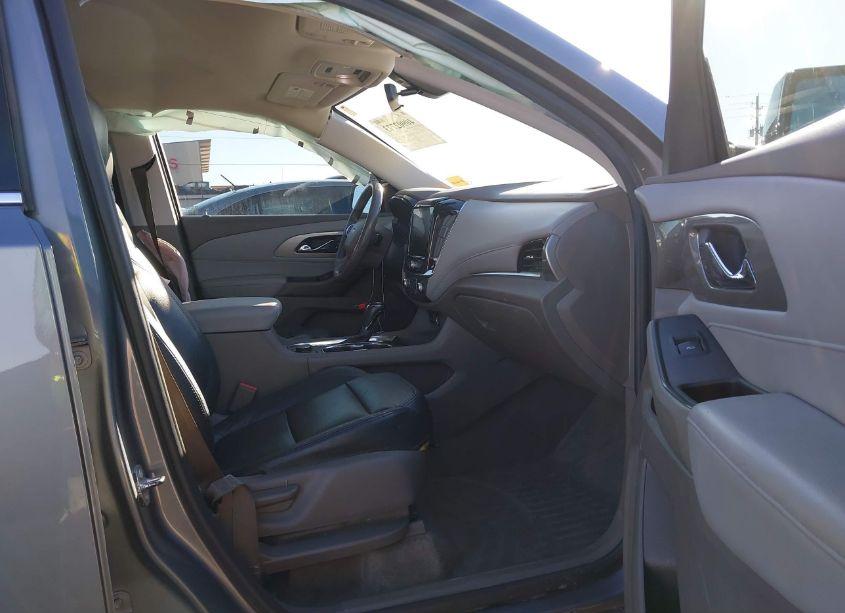 Photo 5 of 2018 Chevrolet Traverse 1LT (VIN 1GNERGKW3JJ252219)