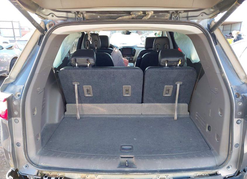 Photo 8 of 2018 Chevrolet Traverse 1LT (VIN 1GNERGKW3JJ252219)