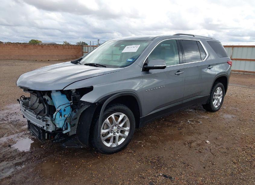 Photo 2 of 2018 Chevrolet Traverse 1LT (VIN 1GNERGKW3JJ261261)
