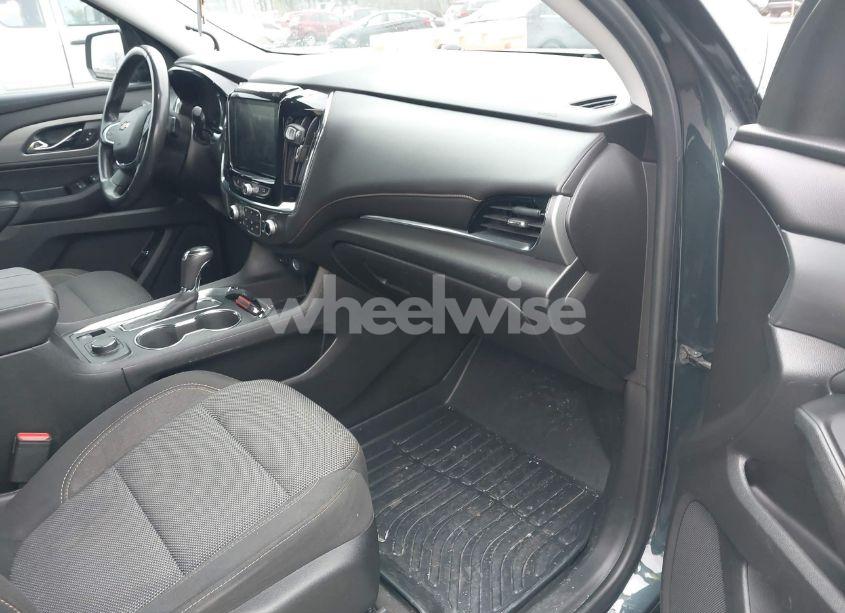 Photo 5 of 2018 Chevrolet Traverse 1LT (VIN 1GNERGKW3JJ267531)