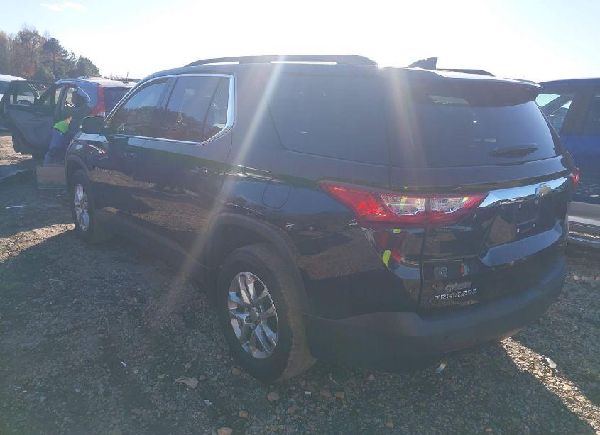 Photo 3 of 2019 Chevrolet Traverse 1LT (VIN 1GNERGKW3KJ229377)