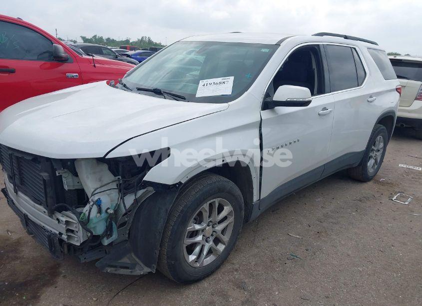 Photo 2 of 2019 Chevrolet Traverse 1LT (VIN 1GNERGKW3KJ272195)