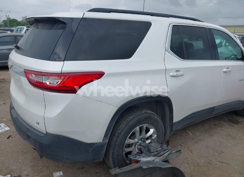 Photo 4 of 2019 Chevrolet Traverse 1LT (VIN 1GNERGKW3KJ272195)