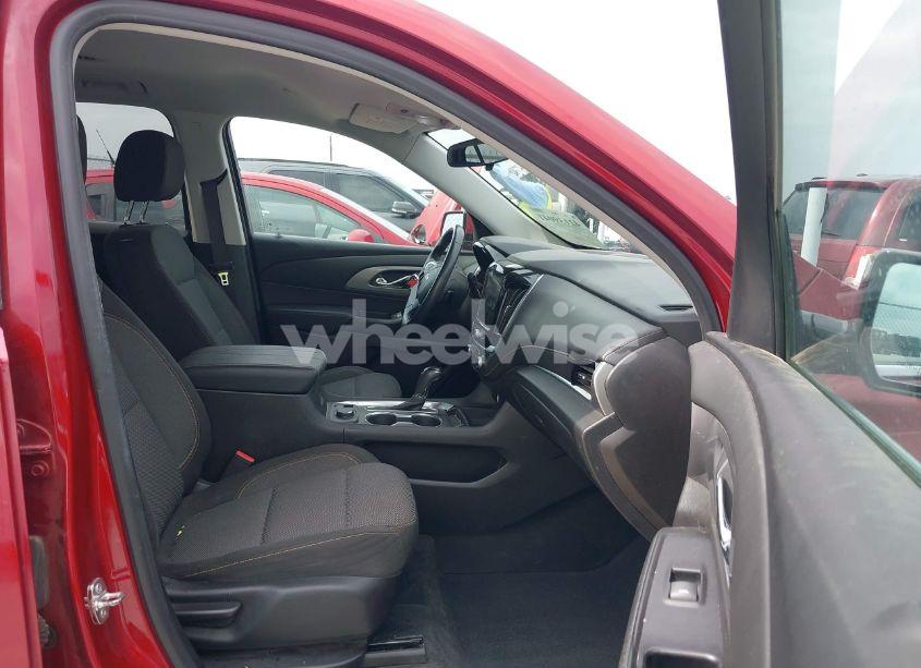 Photo 5 of 2019 Chevrolet Traverse 1LT (VIN 1GNERGKW3KJ317815)