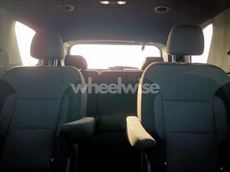 Photo 8 of 2023 CHEVROLET TRAVERSE LT (VIN 1GNERGKW3PJ108498)