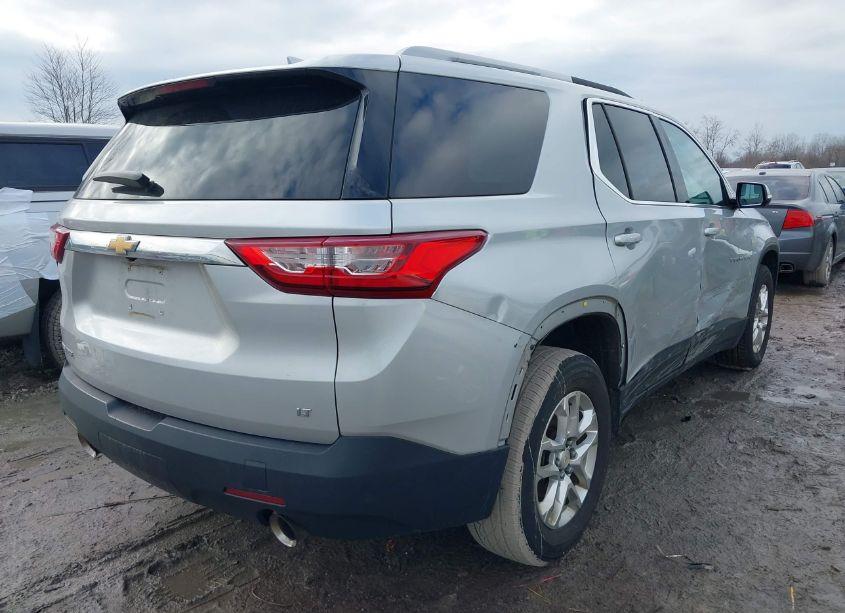 Photo 4 of 2018 Chevrolet Traverse 1LT (VIN 1GNERGKW4JJ109800)