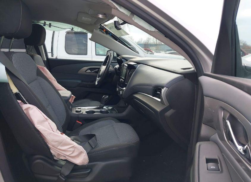 Photo 5 of 2018 Chevrolet Traverse 1LT (VIN 1GNERGKW4JJ109800)