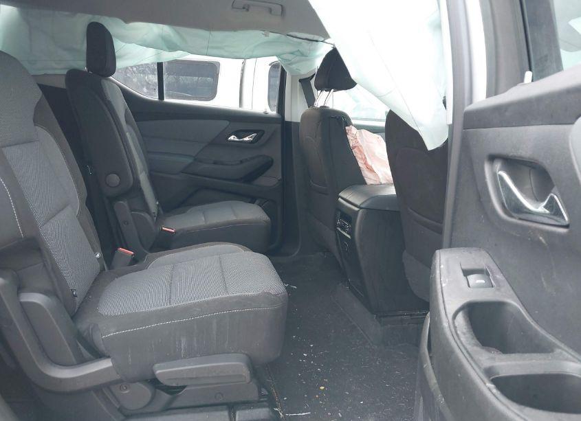 Photo 8 of 2018 Chevrolet Traverse 1LT (VIN 1GNERGKW4JJ109800)