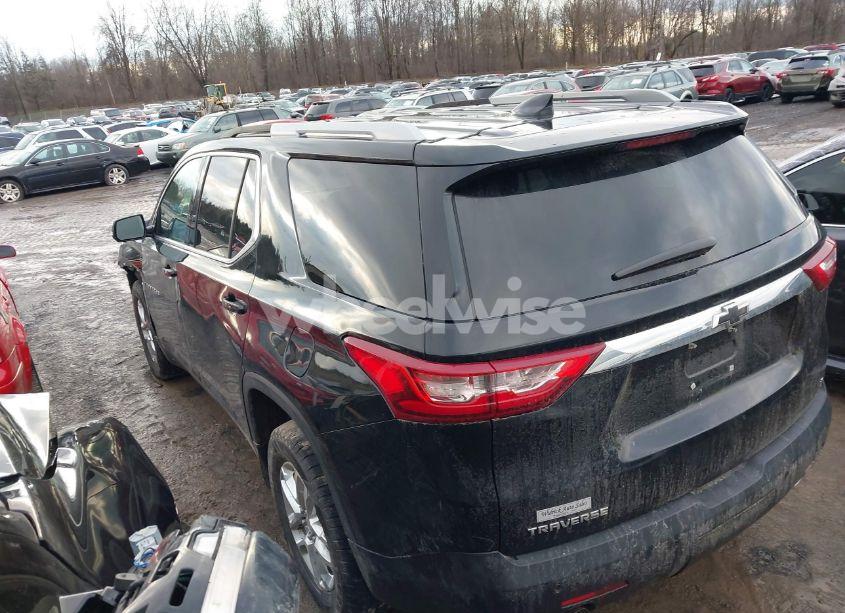 Photo 3 of 2018 Chevrolet Traverse 1LT (VIN 1GNERGKW4JJ111658)