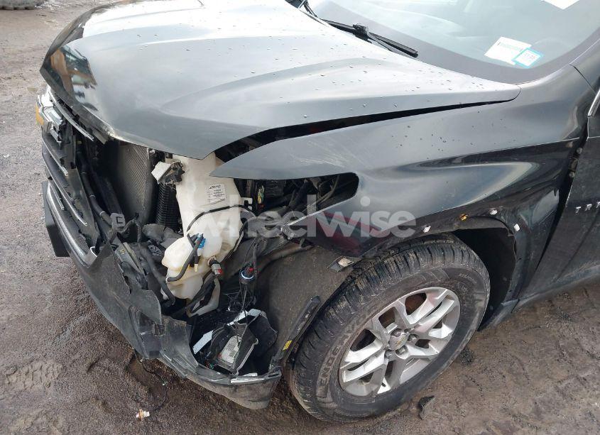Photo 6 of 2018 Chevrolet Traverse 1LT (VIN 1GNERGKW4JJ111658)