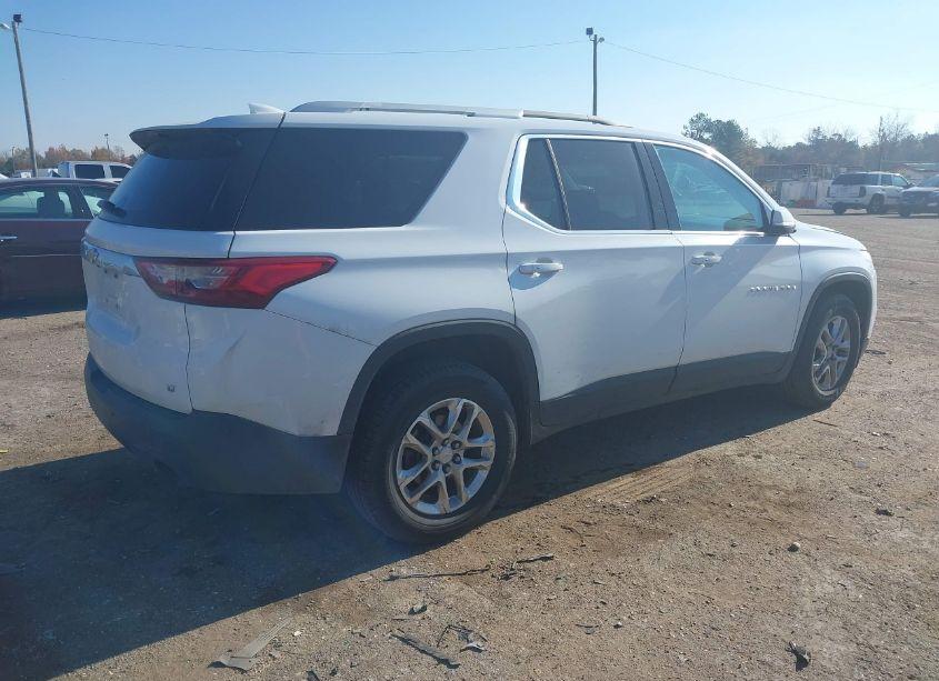 Photo 4 of 2018 Chevrolet Traverse 1LT (VIN 1GNERGKW4JJ238958)