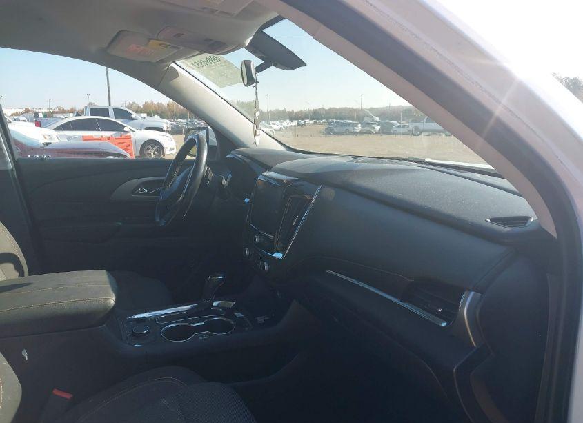 Photo 5 of 2018 Chevrolet Traverse 1LT (VIN 1GNERGKW4JJ238958)