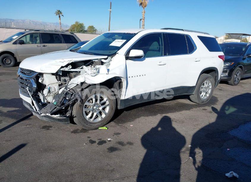 Photo 2 of 2018 Chevrolet Traverse 1LT (VIN 1GNERGKW4JJ273080)