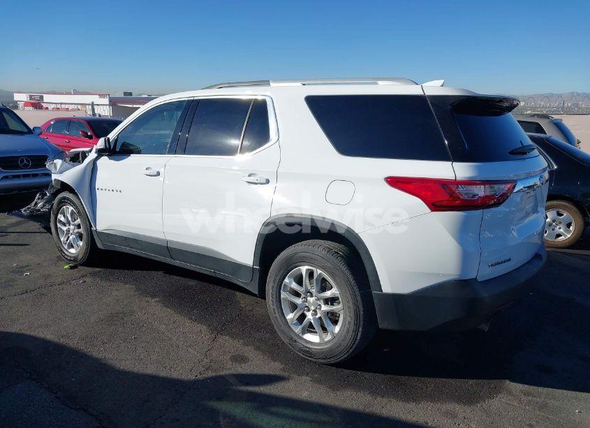 Photo 3 of 2018 Chevrolet Traverse 1LT (VIN 1GNERGKW4JJ273080)