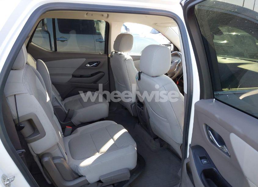 Photo 8 of 2018 Chevrolet Traverse 1LT (VIN 1GNERGKW4JJ273080)