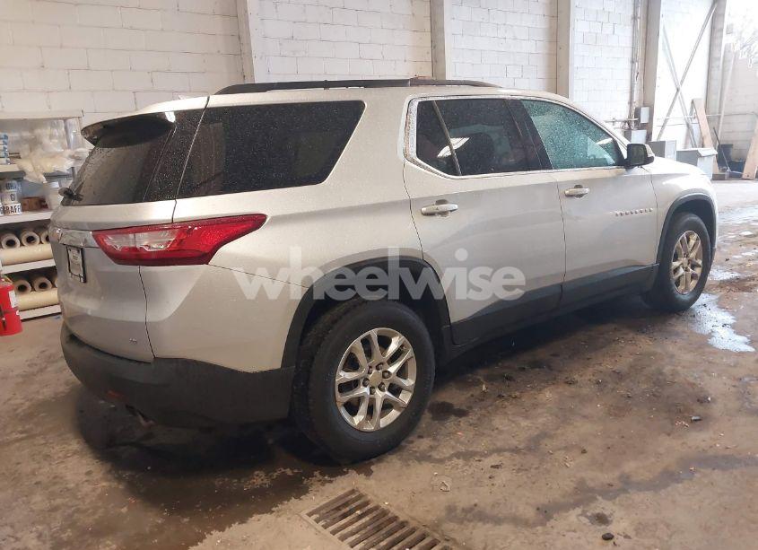 Photo 4 of 2019 Chevrolet Traverse 1LT (VIN 1GNERGKW4KJ208179)