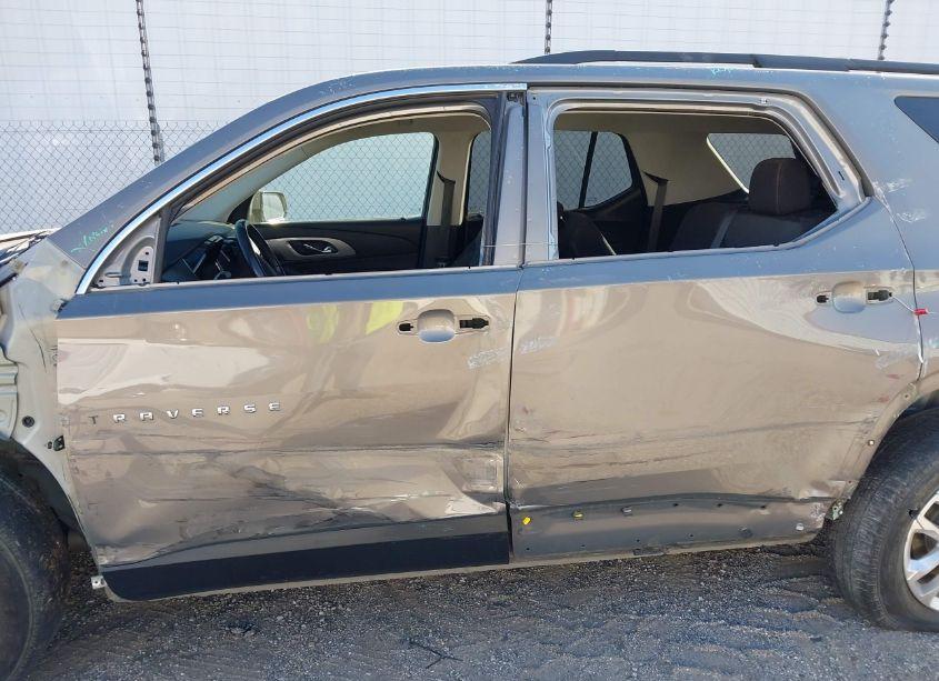 Photo 6 of 2019 Chevrolet Traverse 1LT (VIN 1GNERGKW4KJ244180)